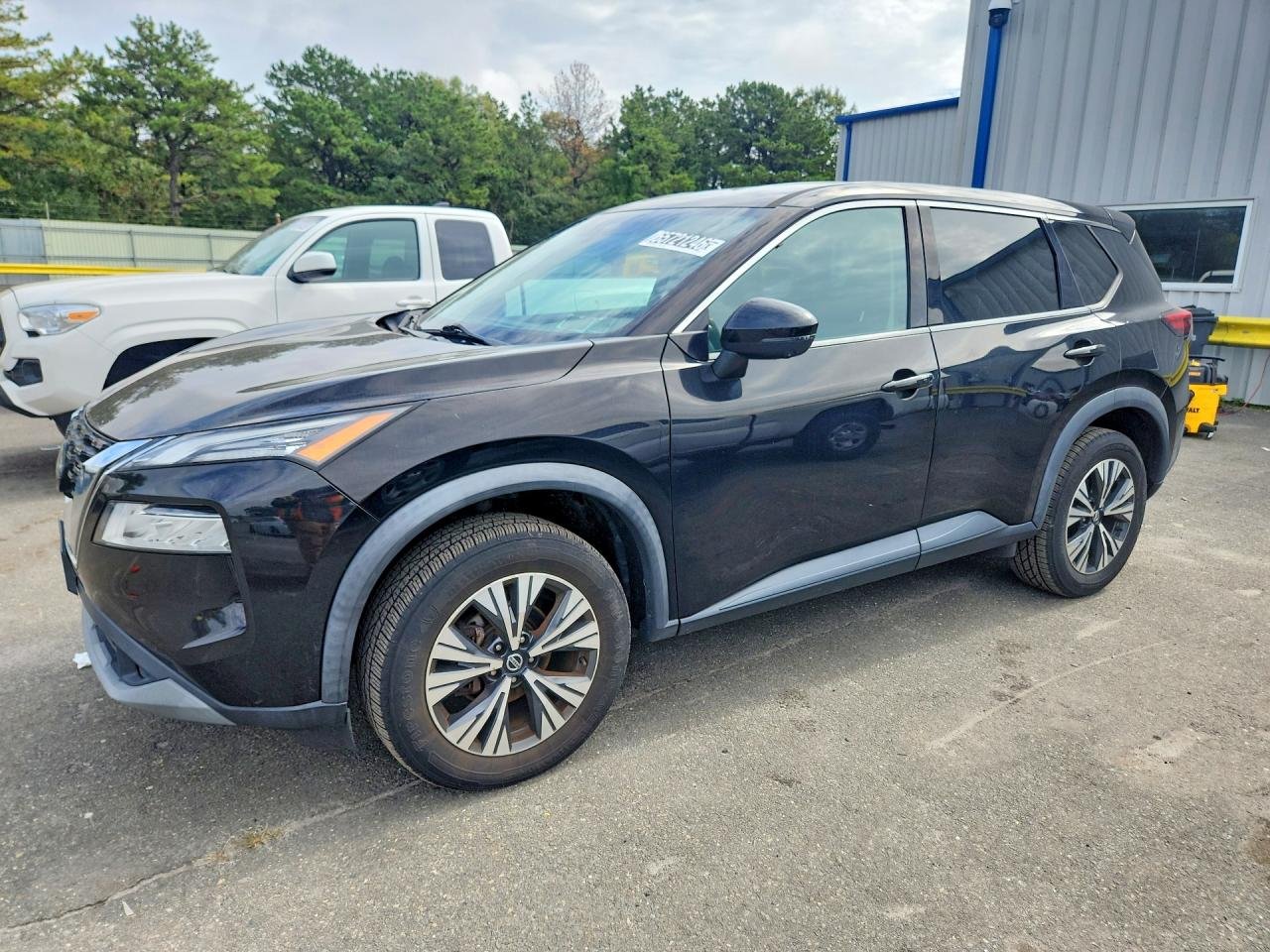 2021 Nissan Rogue SV photo