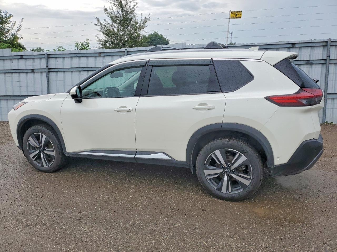 2023 Nissan Rogue SL photo